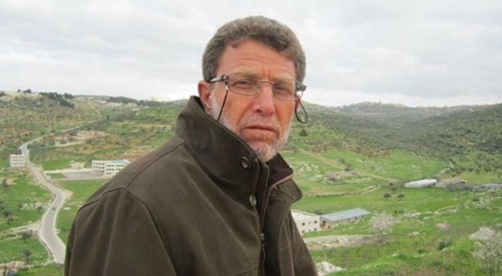 بعد عزله في زنزانة مليئة بالصراصير..