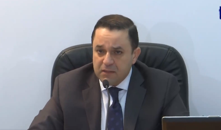 العسعس: سنزيد الرواتب وندرس تخفيض ضريبة