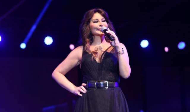 إعلامية كويتية تهاجم إليسا: ربنا شفاها