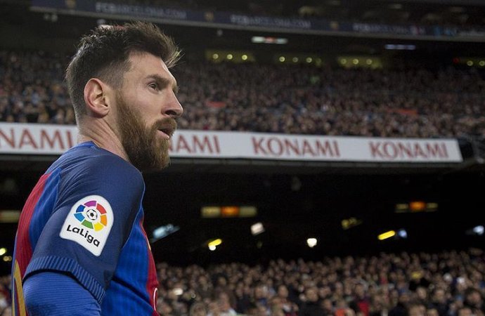 ميسي: سبابي كان في الهواء وليس