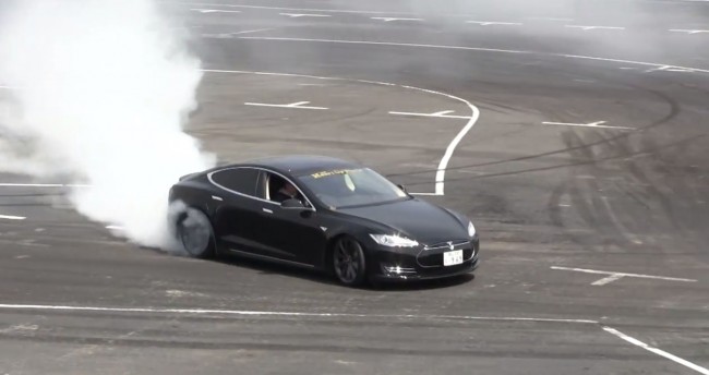 الحجز على مركبات قامت بـ’التشحيط‘ في