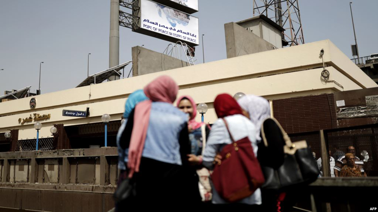 شاب مصري يضحي بحياته دفاعا عن