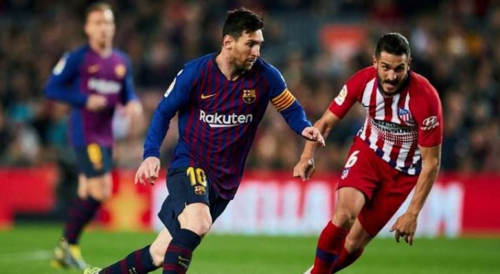 أتلتيكو مدريد يستضيف برشلونة في قمة