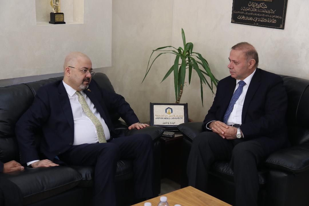 السفير العراقي يطلع على الفرص التعليمية