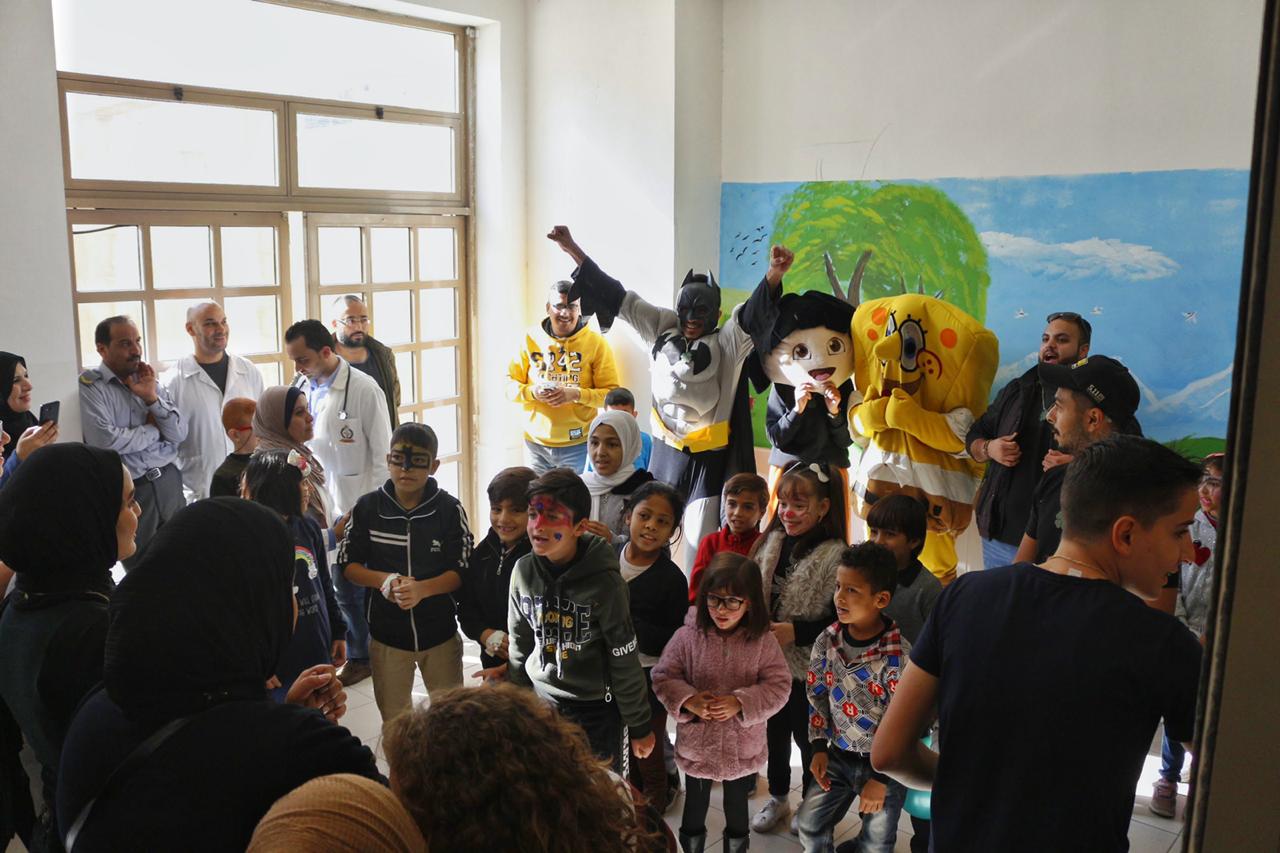 «انت بطلهم» تزور أطفالا مصابين بامراض
