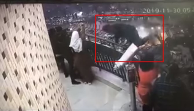 شاهد لحظة انتحار طالب الهندسة من