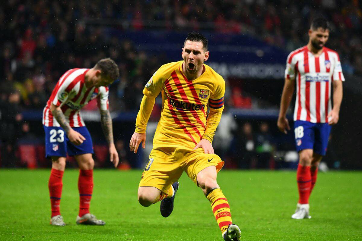 ميسي يقود برشلونة للفوز على اتلتيكو