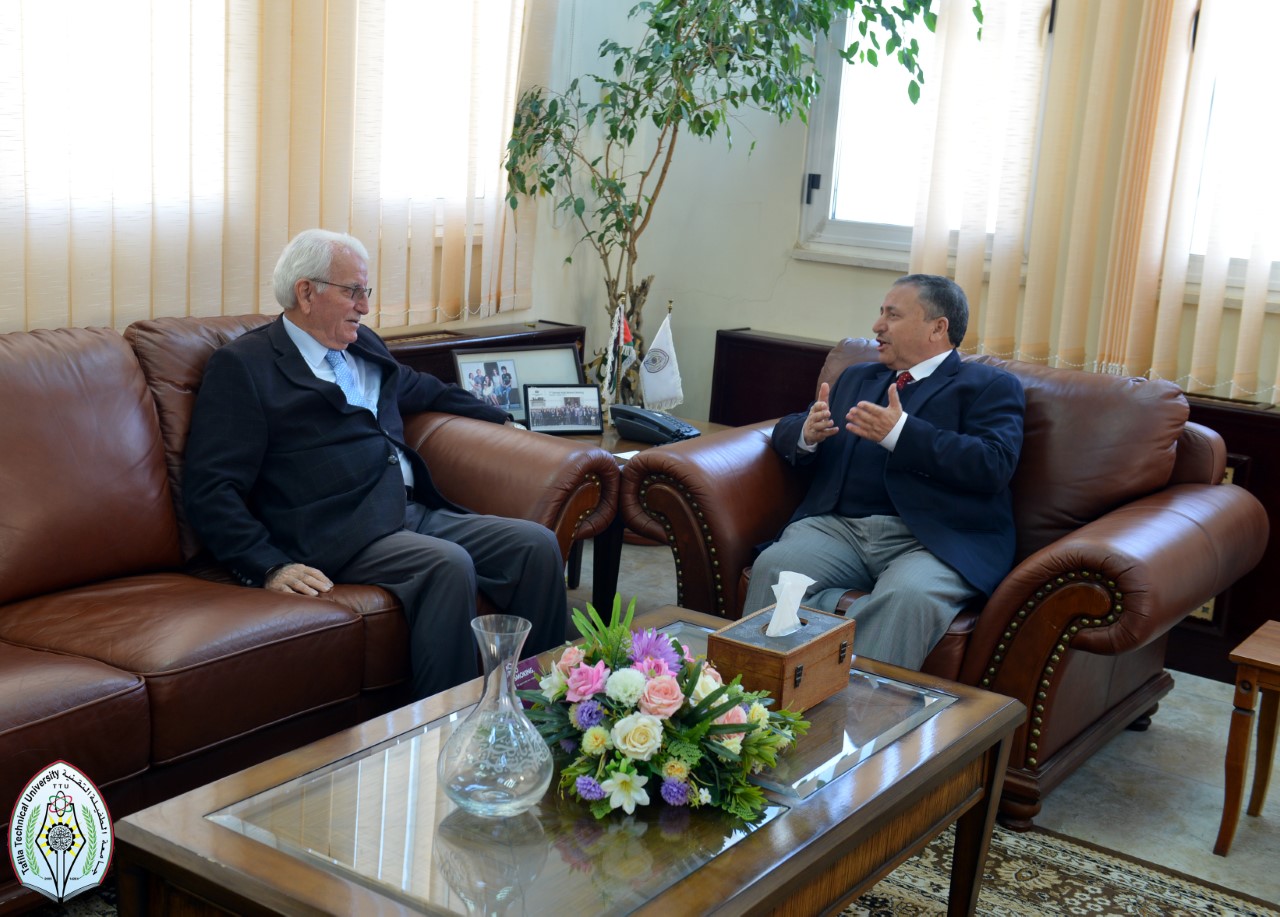 وزير التعليم العالي توق يزور جامعة