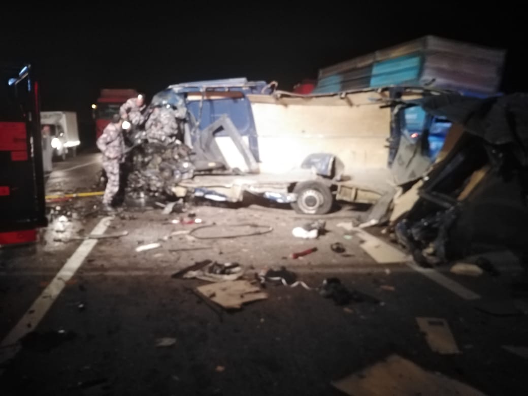 وفاتان وإصابة بتصادم في معان (صور)