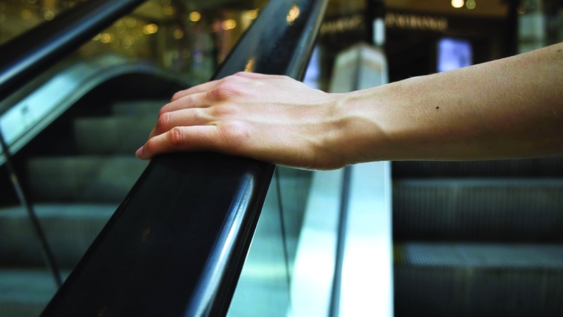 20 ألف دولار تعويضا بسبب «درابزين»