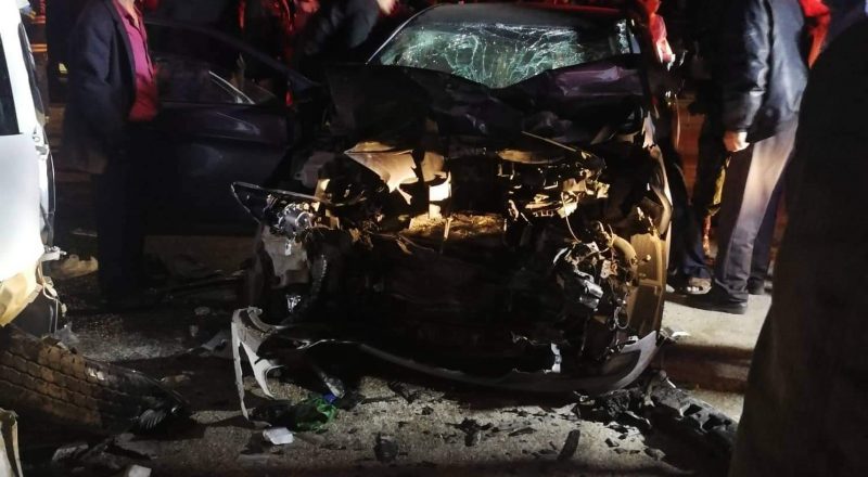 8 إصابات بتصادم 5 مركبات في