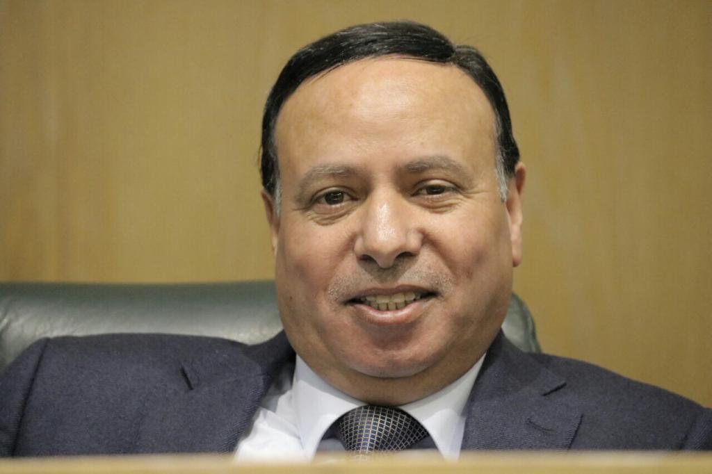 النائب الفايز يعلن: مع رفع الحصانة