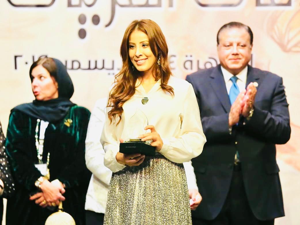 تكريم نورا المطيري في ملتقى المبدعات