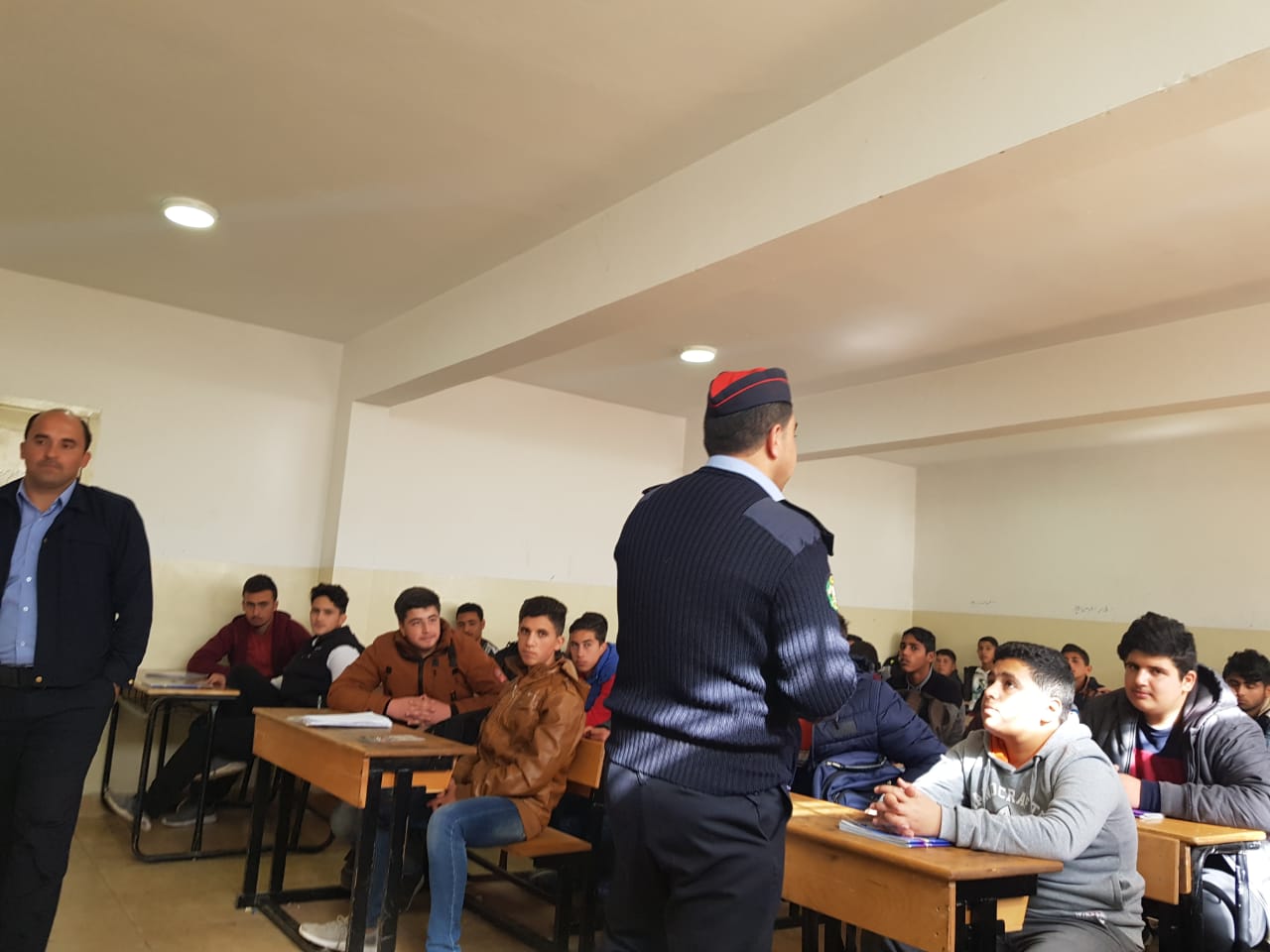 ورشة اصدقاء الشرطة لمركز شباب صخرة