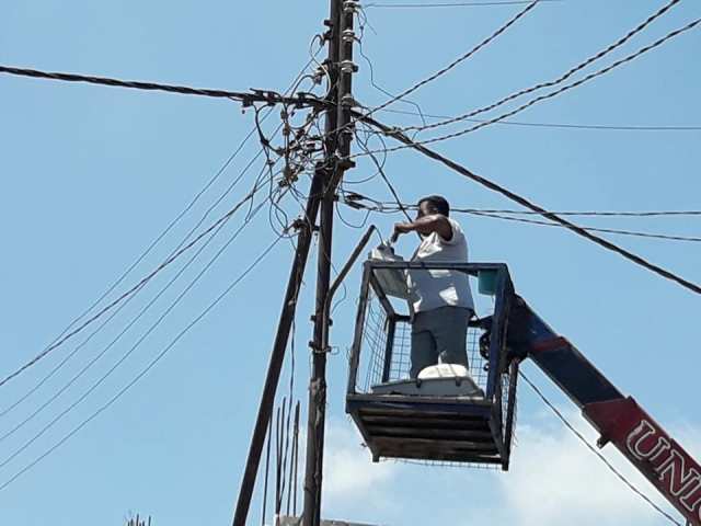 الرزاز يطلب تغريم رئيس البلدية