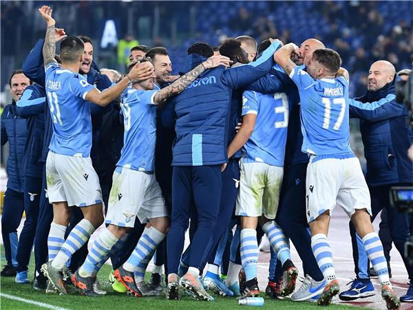 يوفنتوس يرفض الهدية ويسقط أمام لاتسيو