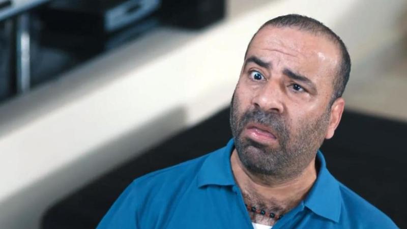 محمد سعد يحذر زملاءه الفنانين