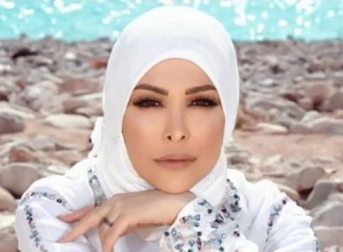 أمل حجازي تنتقد رجال الدين