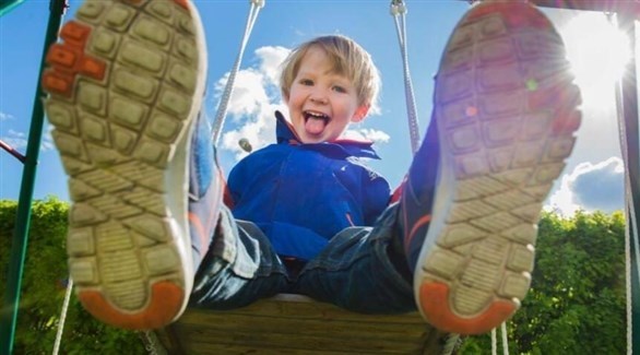 في السويد.. نشر الآباء لصور أطفالهم