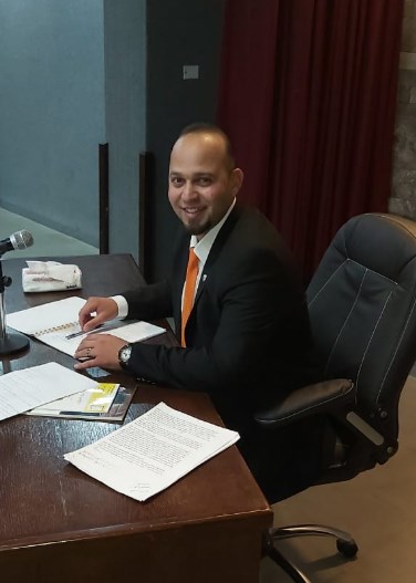 تهنئة من ال عليان للمحامي انس