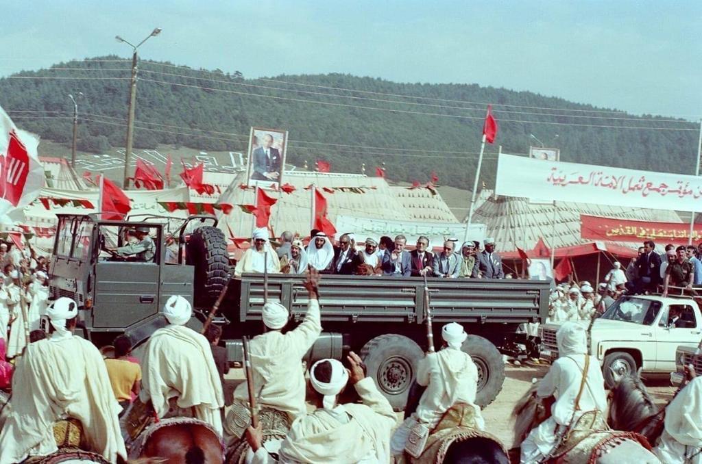 لقطة نادرة.. الزعماء العرب يعتلون ظهر
