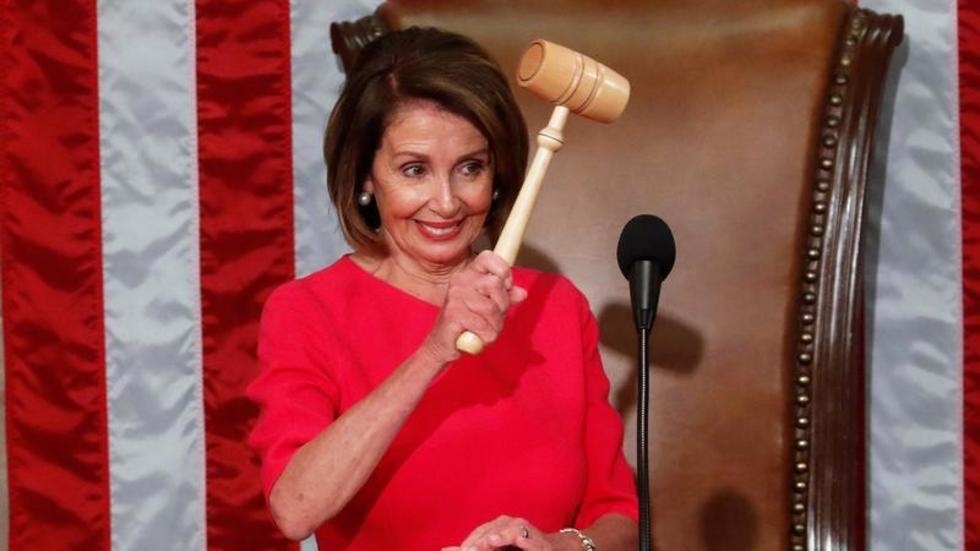 زعيم الأغلبية في مجلس الشيوخ يثير