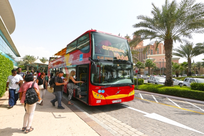 نصف مليون زائر لدبي للاحتفال بالعام