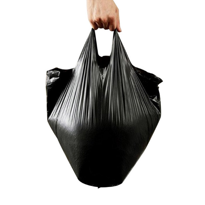 البيئة تضبط أكياس تسوق سوداء في