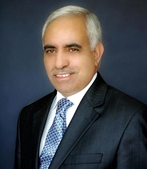 ابو جنيب الفايز يفتح أبواب ديوانه