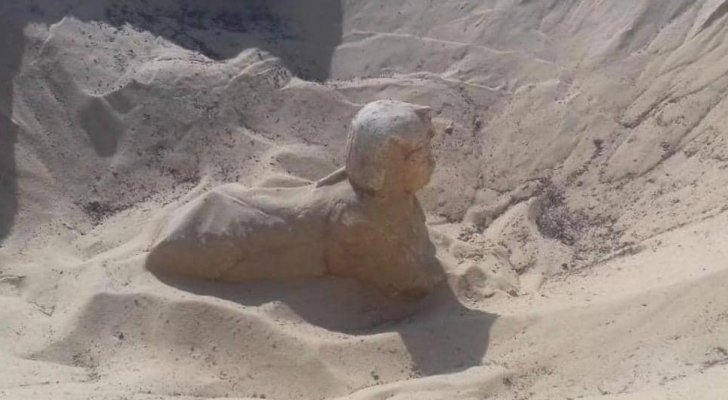 الآثار المصرية تكتشف تمثالا ملكيا يشبه