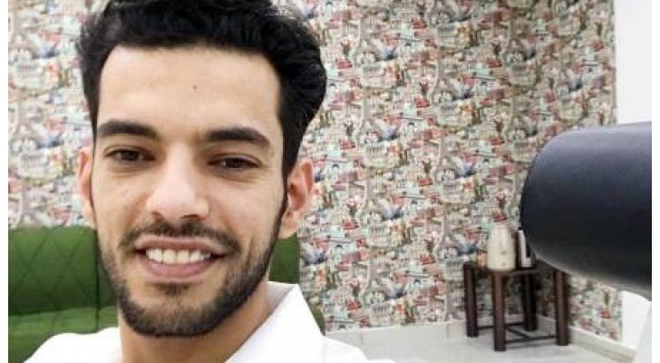 سعودي ’يخلع ثوب الخجل‘ ويصبح أول