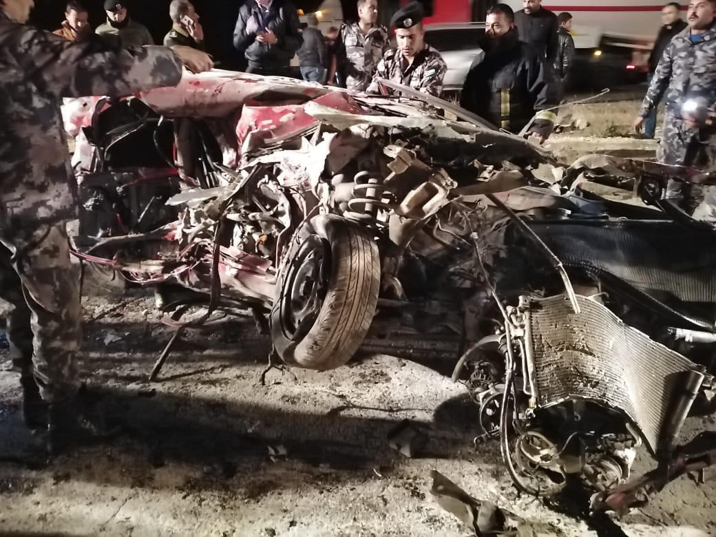 3 وفيات وإصابة بتصادم مركبة عسكرية