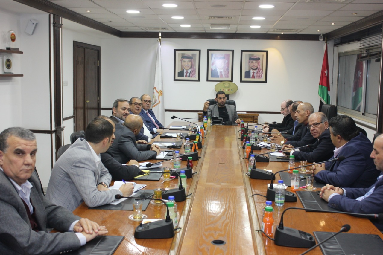 الحموري يلتقي رؤساء غرف التجارة في