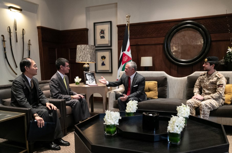 الملك يشيد بدور اليابان بالسعي لتحقيق