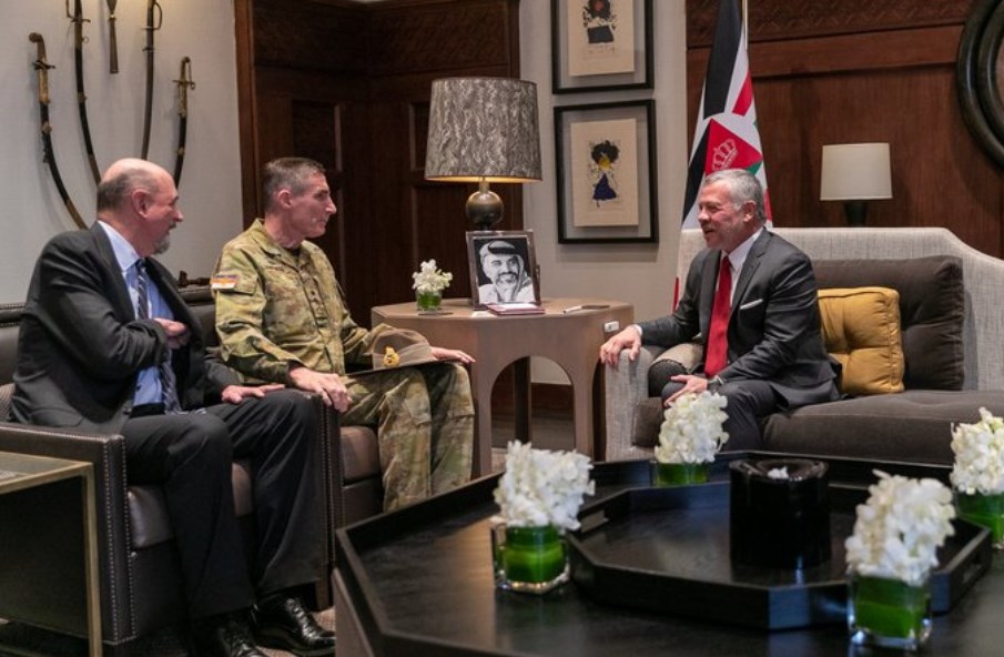 الملك يستقبل رئيس قوات الدفاع الأسترالية