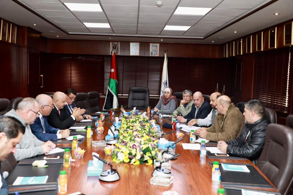 تفويض تجارة عمان للمطالبة بتعويضات لتجار