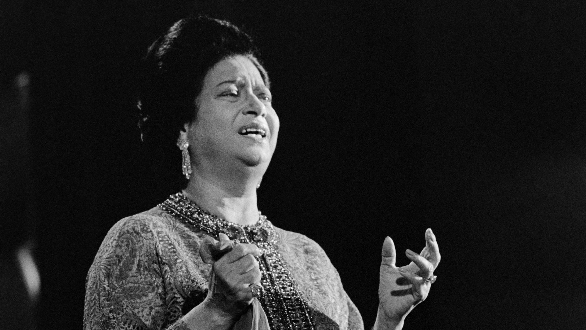 لماذا كانت ترفض أم كلثوم الحديث