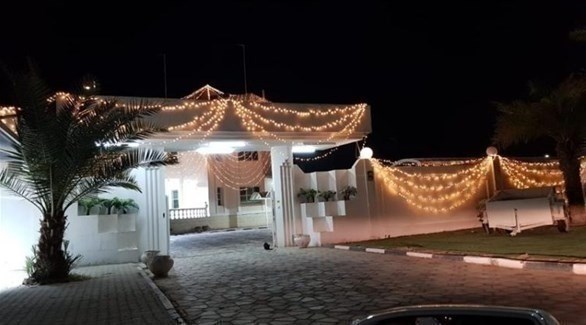 أب إماراتي: أريد لابنتي عريسا بدون