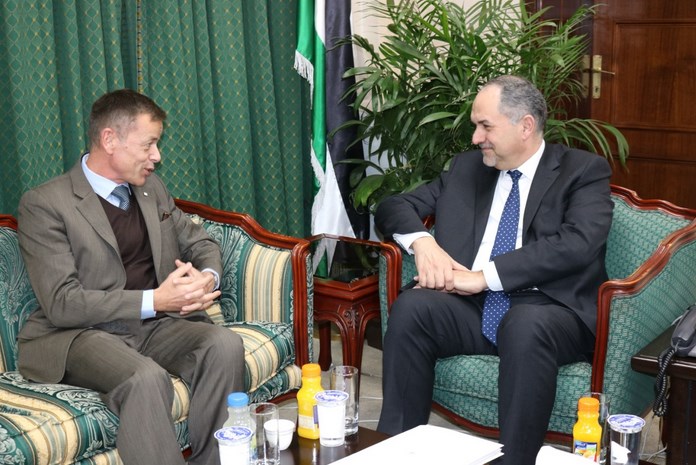 التلهوني يستقبل وفدا من الصليب الاحمر