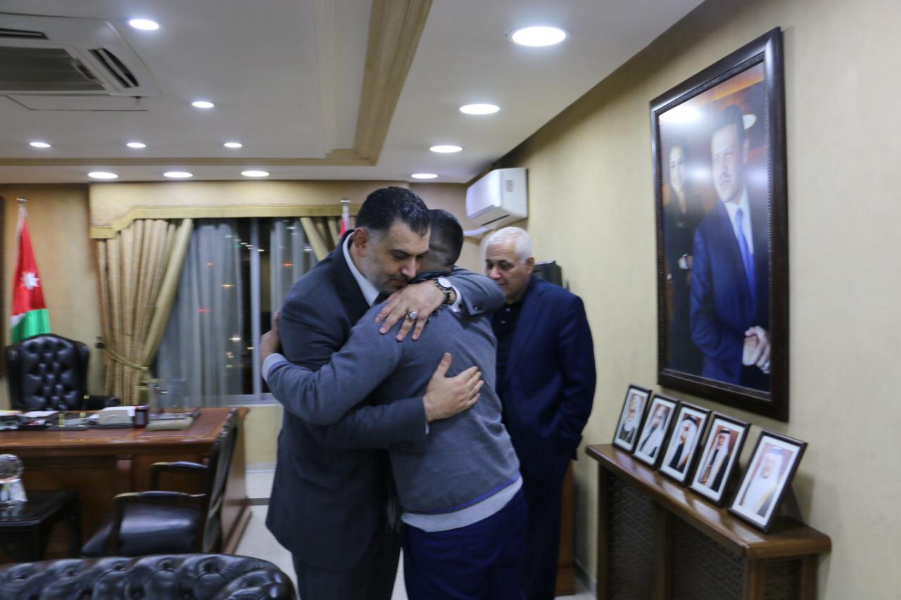 البطاينة يستقبل الشاب بني هاني العائد