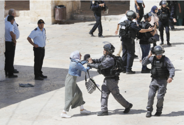 عباس ينتظر رد إسرائيل للسماح بإجراء