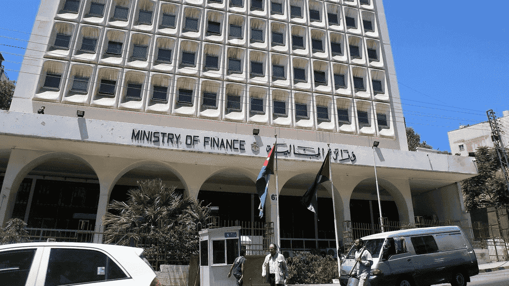 الحكومة ستسدد المتأخرات المستحقة كافة للقطاع