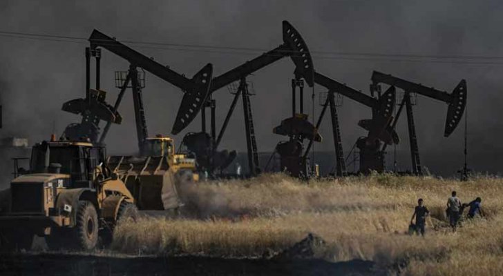 النفط يتراجع عقب مكاسب