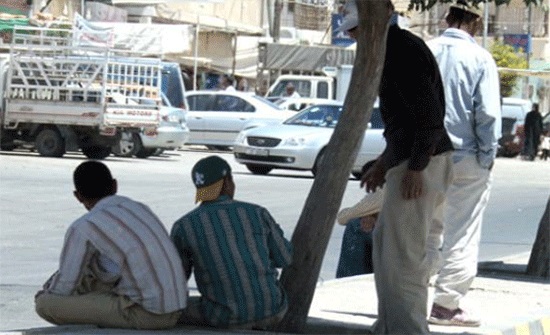 100 ألف عامل وافد صوبوا أوضاعهم