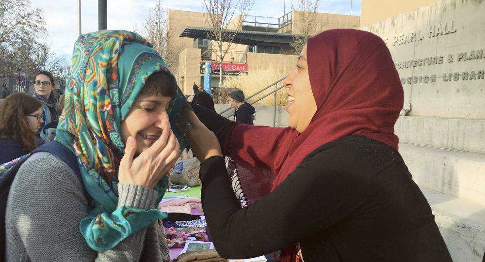 أجبرت على نزع الحجاب في سجن