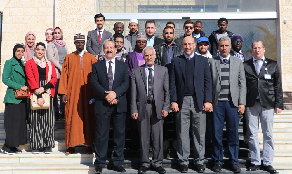 رئيس جامعة الزرقاء بالوكالة يلتقي ممثلي