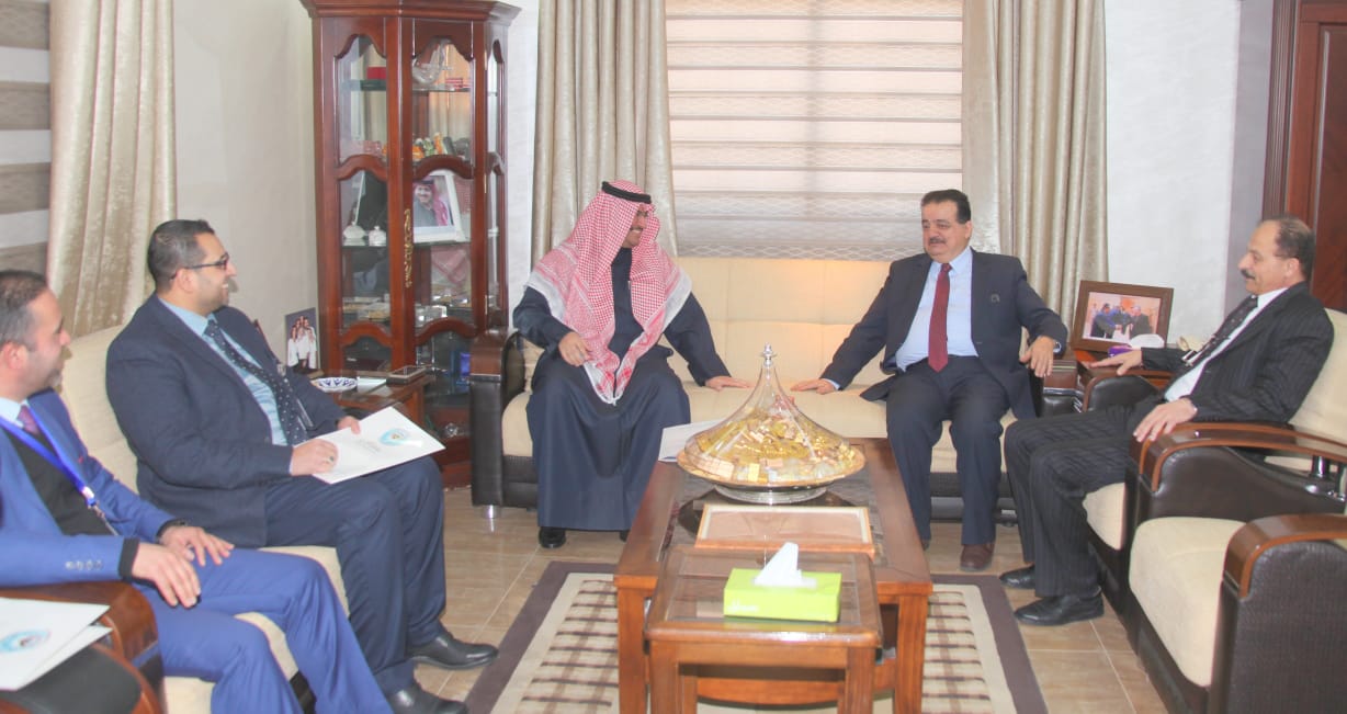 رئيس جامعة آل البيت يلتقي الملحق