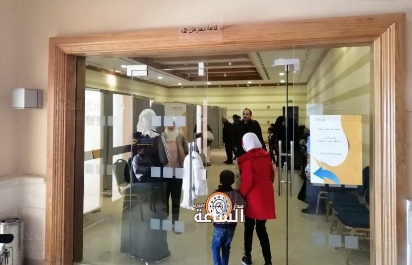 اطباء يستقبلون مواطنين في معان (صور)