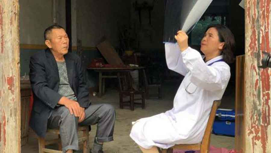 طبيبة تسافر 200 كيلومتر لـ 10