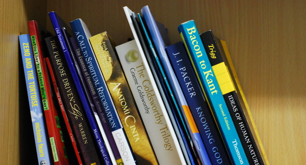 تعرف على الروائيين الأعلى أجرا في